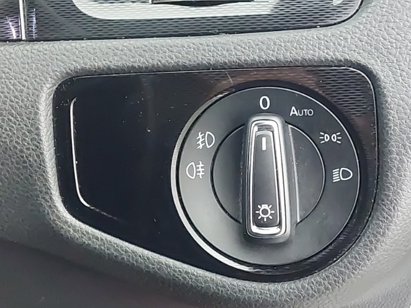 Used Volkswagen Golf 2017 for sale - 77357777: Photo 16