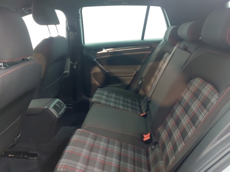 Used Volkswagen Golf 2017 for sale - 77357777: Photo 6