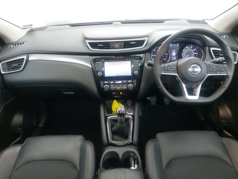 Used Nissan Qashqai 2017 for sale - 77035121: Photo 2