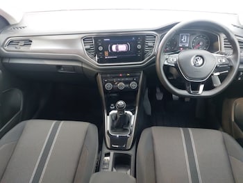 Used Volkswagen T-Roc 2019 for sale - 78093811: Photo