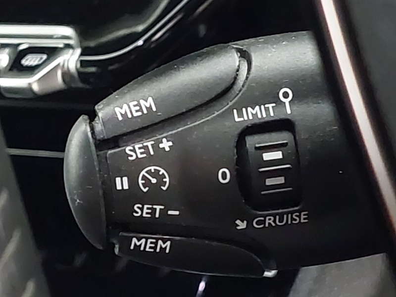 Used Peugeot 2008 2023 for sale - 76160611: Photo 17