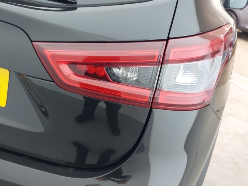 Used Nissan Qashqai 2017 for sale - 77800031: Photo 14