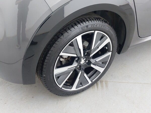Used Peugeot 208 2022 for sale - 76325448: Photo 13
