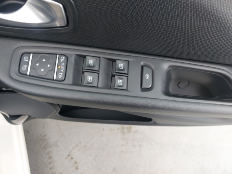 Used Renault Clio 2017 for sale - 77062663: Photo 12