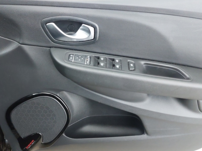 Used Renault Clio 2018 for sale - 77716687: Photo 16