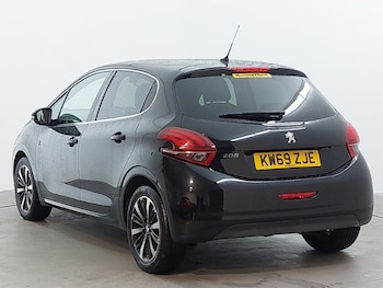 Used Peugeot 208 2019 for sale - 77503469: Photo