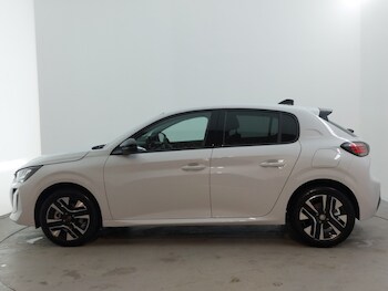 Used Peugeot 208 2025 for sale - 77652383: Photo
