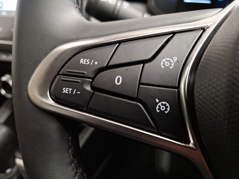 Used Renault Clio 2025 for sale - 77999800: Photo 17