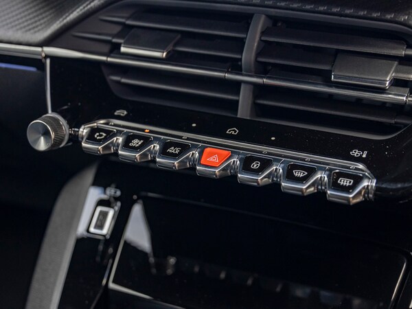 Used Peugeot 2008 2025 for sale - 76183282: Photo 15