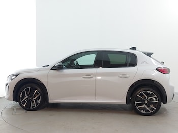 Used Peugeot 208 2025 for sale - 76975091: Photo