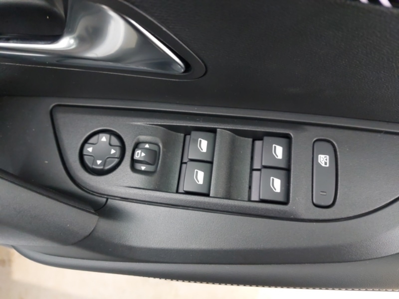 Used Peugeot 2008 2025 for sale - 77299653: Photo 14