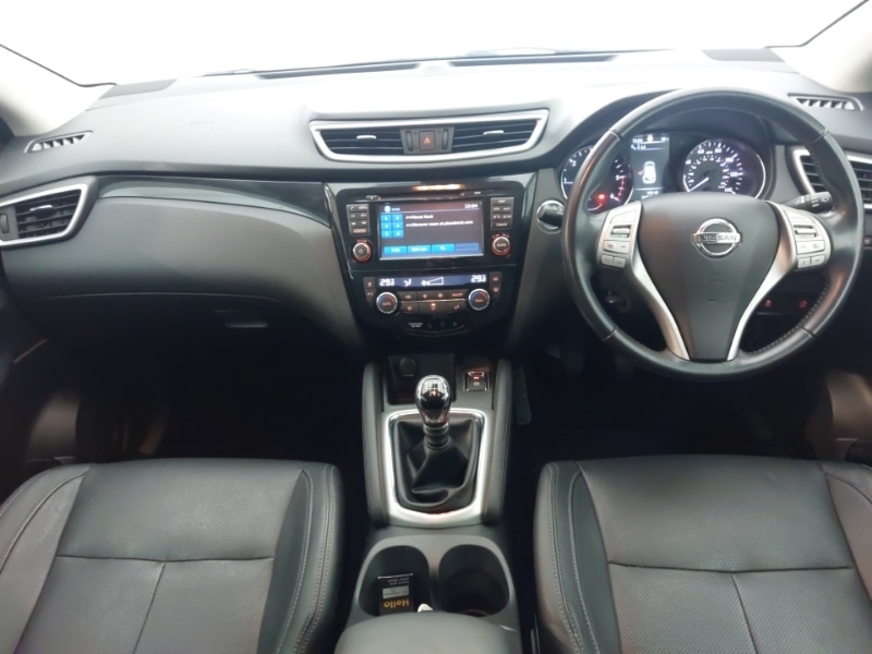 Used Nissan Qashqai 2017 for sale - 76589348: Photo 2