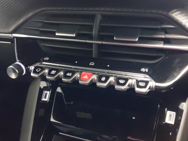 Used Peugeot 2008 2025 for sale - 75399905: Photo 15