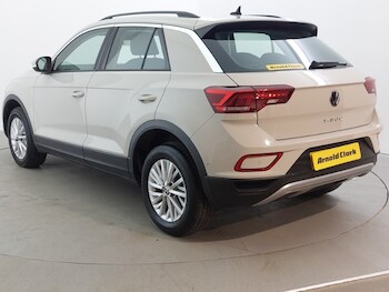 Used Volkswagen T-Roc 2023 for sale - 77311649: Photo
