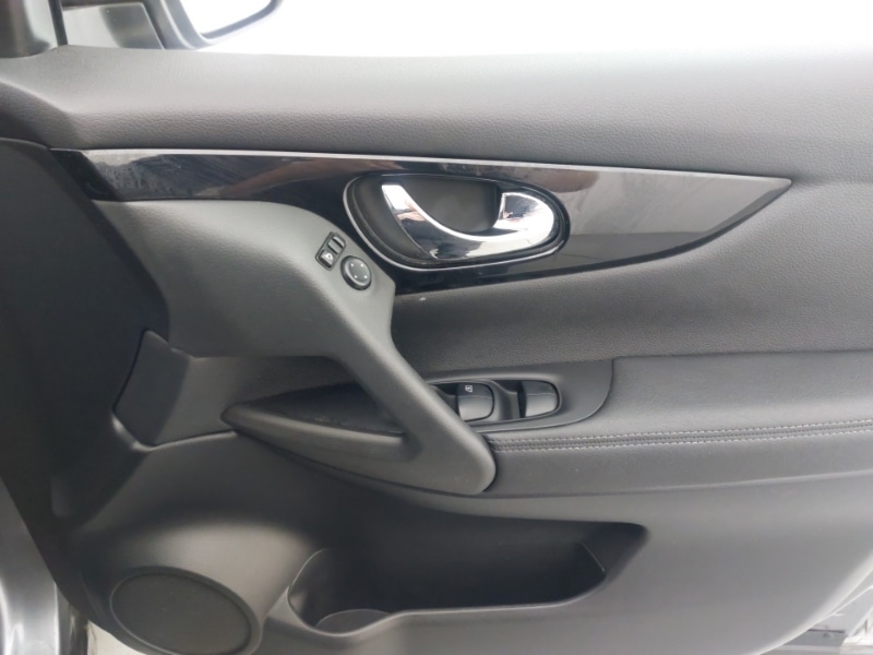 Used Nissan Qashqai 2017 for sale - 77043795: Photo 16