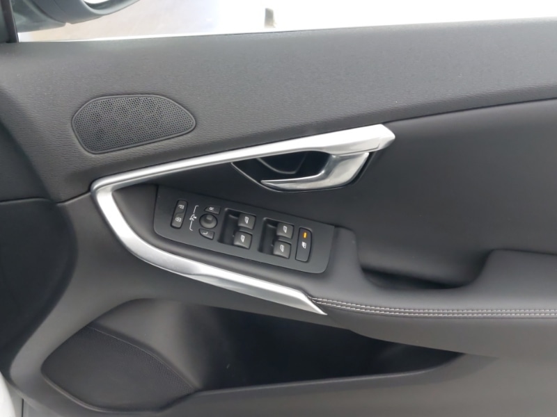 Used Volvo V40 2019 for sale - 76636590: Photo 16