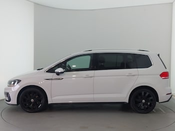 Used Volkswagen Touran 2018 for sale - 75300380: Photo