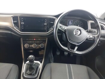 Used Volkswagen T-Roc 2018 for sale - 78865676: Photo