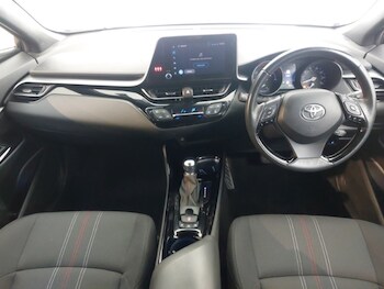 Used Toyota C-HR 2023 for sale - 78411148: Photo
