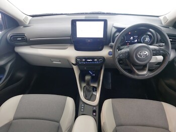 Used Toyota Yaris 2023 for sale - 77874101: Photo