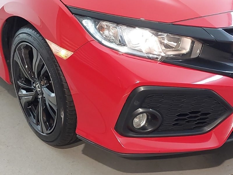 Used Honda Civic 2018 for sale - 77047057: Photo 9