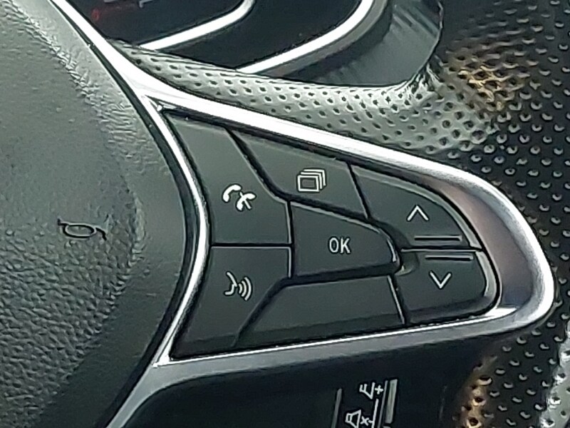 Used Renault Clio 2020 for sale - 77874064: Photo 11