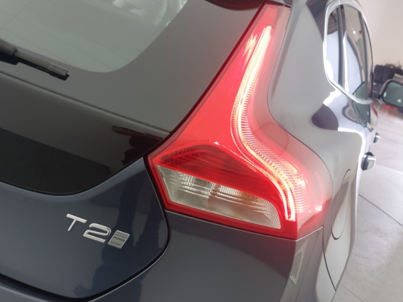 Used Volvo V40 2017 for sale - 76053037: Photo 13