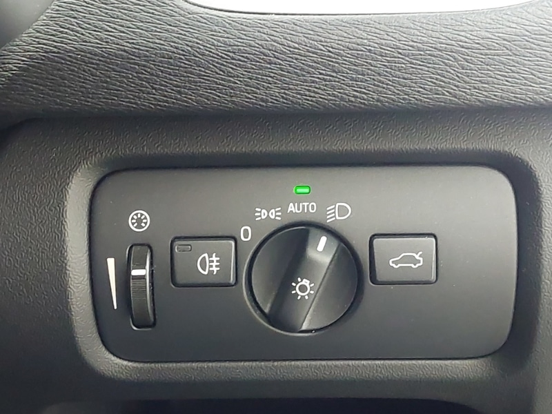 Used Volvo V40 2017 for sale - 76053037: Photo 15