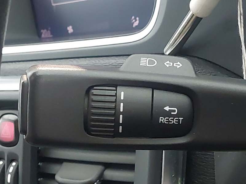 Used Volvo V40 2017 for sale - 76053037: Photo 18