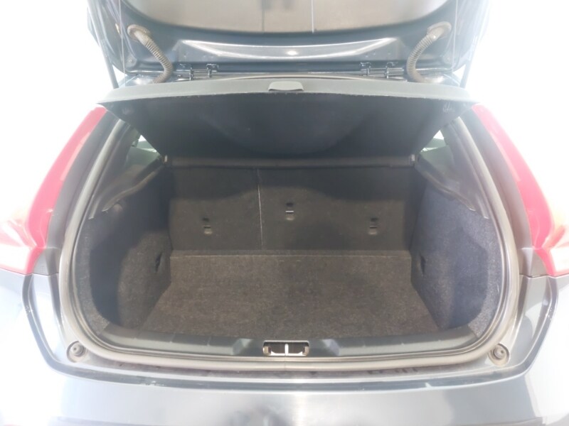 Used Volvo V40 2017 for sale - 76053037: Photo 8
