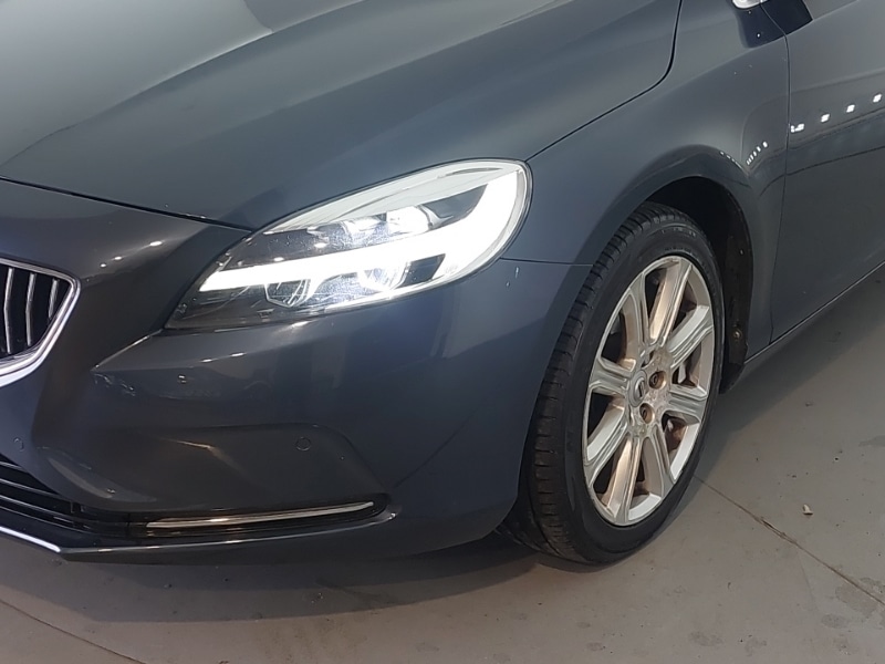 Used Volvo V40 2017 for sale - 76053037: Photo 9
