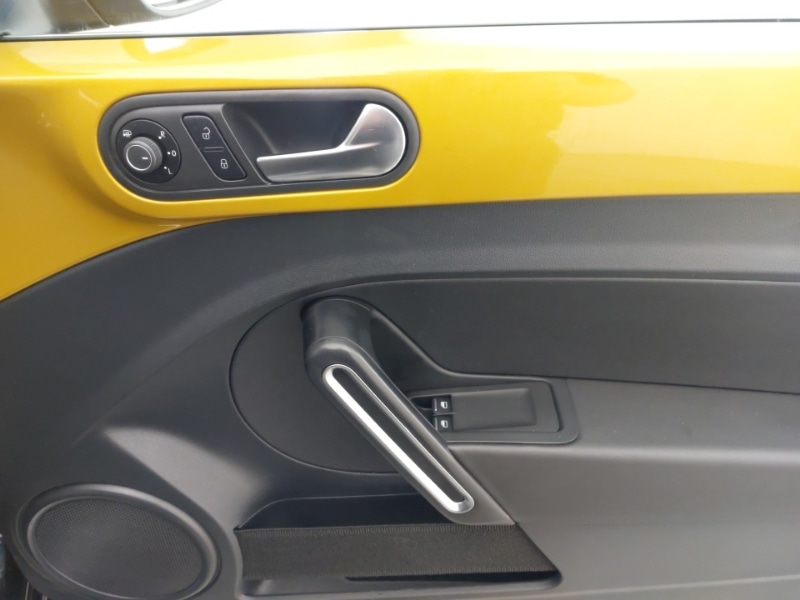 Used Volkswagen Beetle 2018 for sale - 76418999: Photo 16