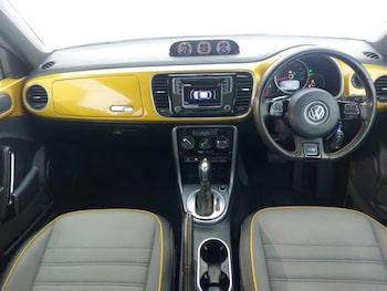 Used Volkswagen Beetle 2018 for sale - 76418999: Photo