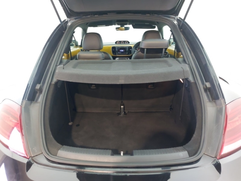 Used Volkswagen Beetle 2018 for sale - 76418999: Photo 8