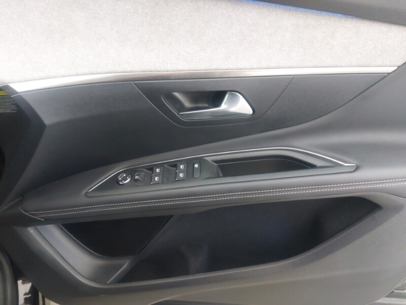 Used Peugeot 3008 2023 for sale - 78164001: Photo 13