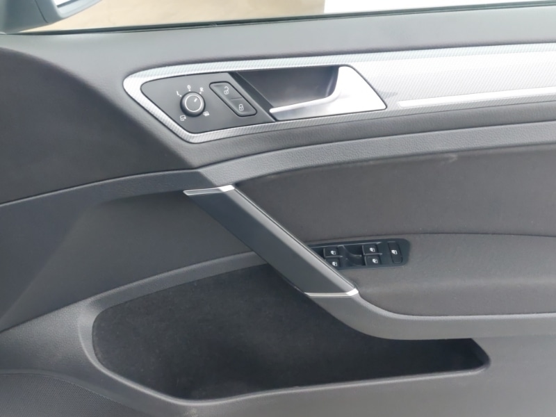 Used Volkswagen Golf 2018 for sale - 77352842: Photo 15