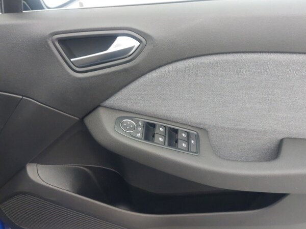 Used Renault Clio 2024 for sale - 75686857: Photo 16