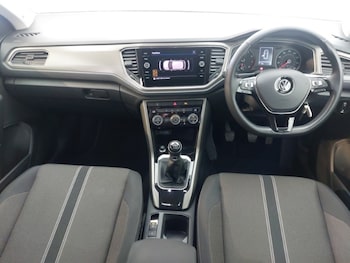 Used Volkswagen T-Roc 2020 for sale - 75882712: Photo
