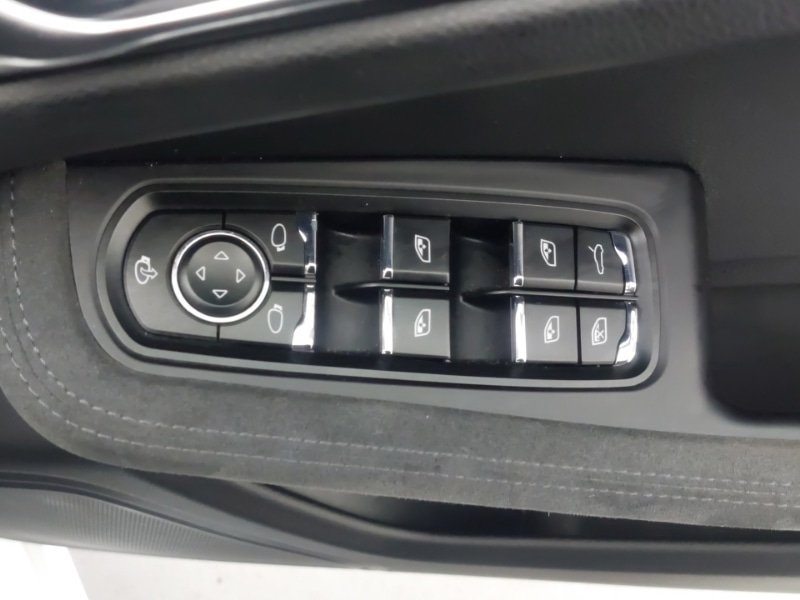 Used Porsche Macan 2020 for sale - 76289259: Photo 13