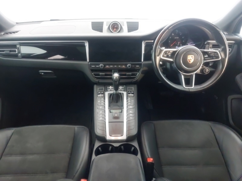 Used Porsche Macan 2020 for sale - 76289259: Photo 2