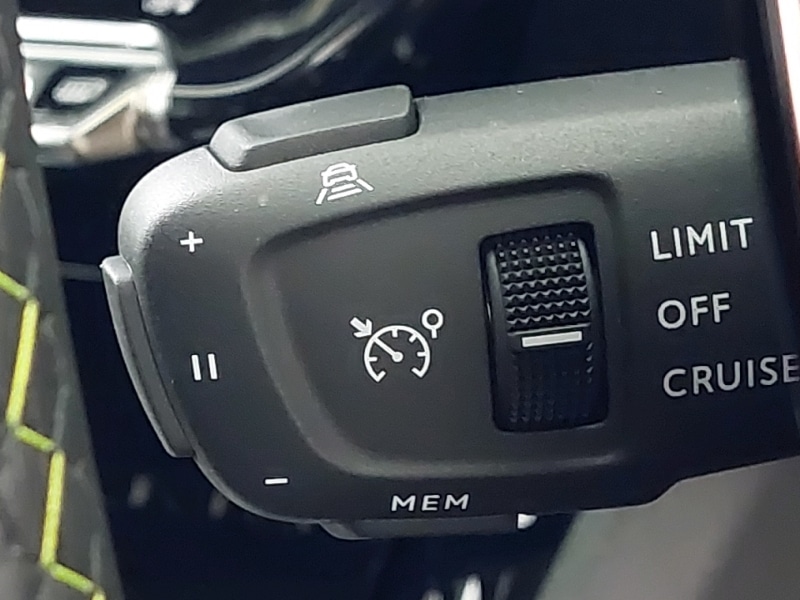 Used Peugeot 2008 2025 for sale - 76893674: Photo 17