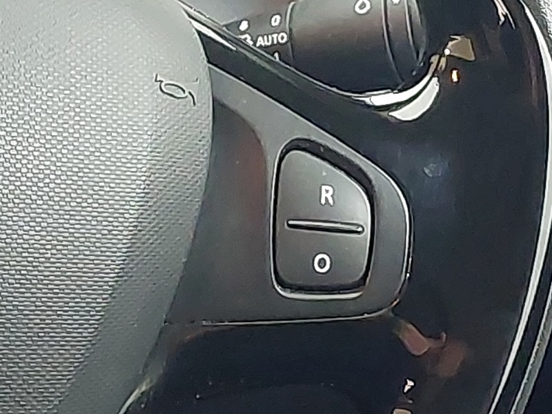 Used Renault Clio 2015 for sale - 77837637: Photo 11