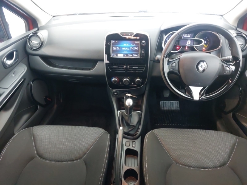 Used Renault Clio 2015 for sale - 77837637: Photo 2
