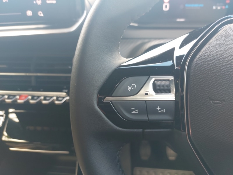 Used Peugeot 2008 2023 for sale - 76523946: Photo 12