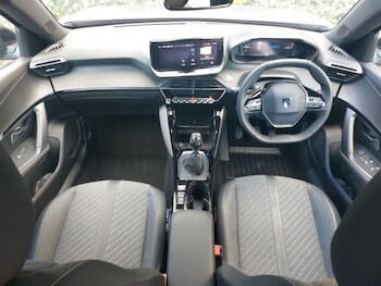 Used Peugeot 2008 2023 for sale - 76523946: Photo