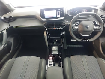 Used Peugeot 2008 2025 for sale - 76199452: Photo 2