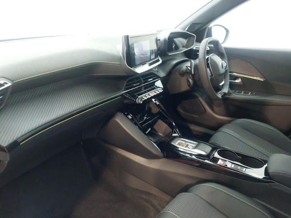 Used Peugeot 2008 2025 for sale - 76199452: Photo 5