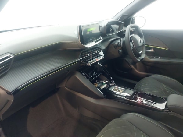 Used Peugeot 2008 2025 for sale - 76301856: Photo 5