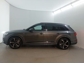 Used Audi Q7 2023 for sale - 78675054: Photo