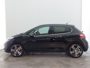 Used Peugeot 208 2018 for sale - 76150742: Photo